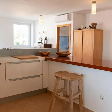 Luce Marina Petrcane