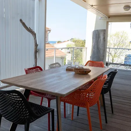 Apartment Luce Marina Petrcane