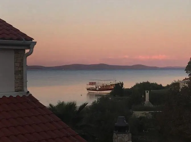 Luce Marina Apartman *