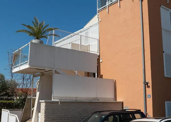 Luce Marina Apartman *