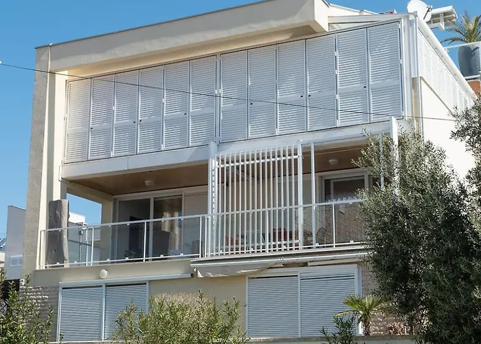 Luce Marina Apartman *